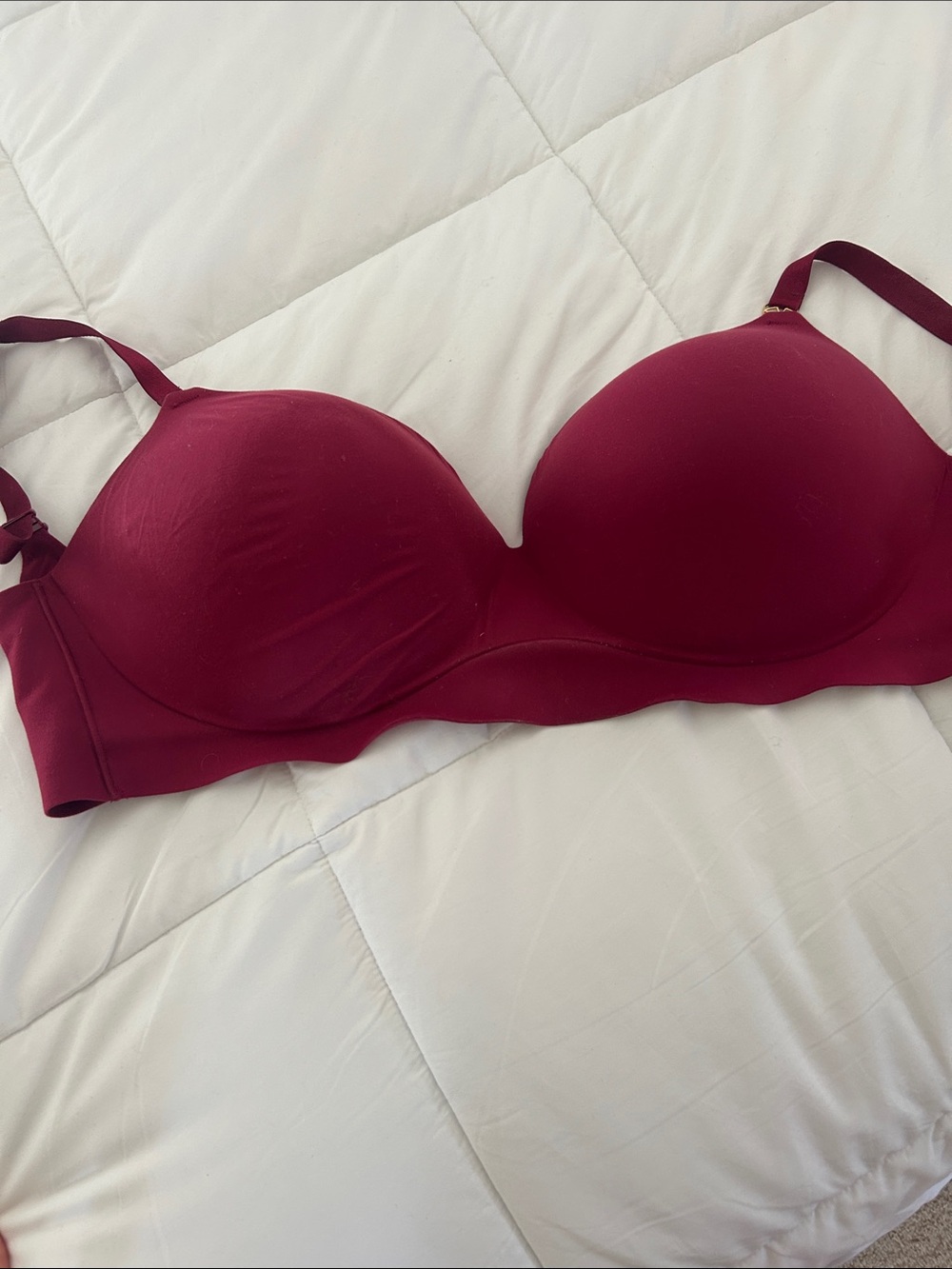 Victoria's Secret Smooth Molded Bra in Wine Red